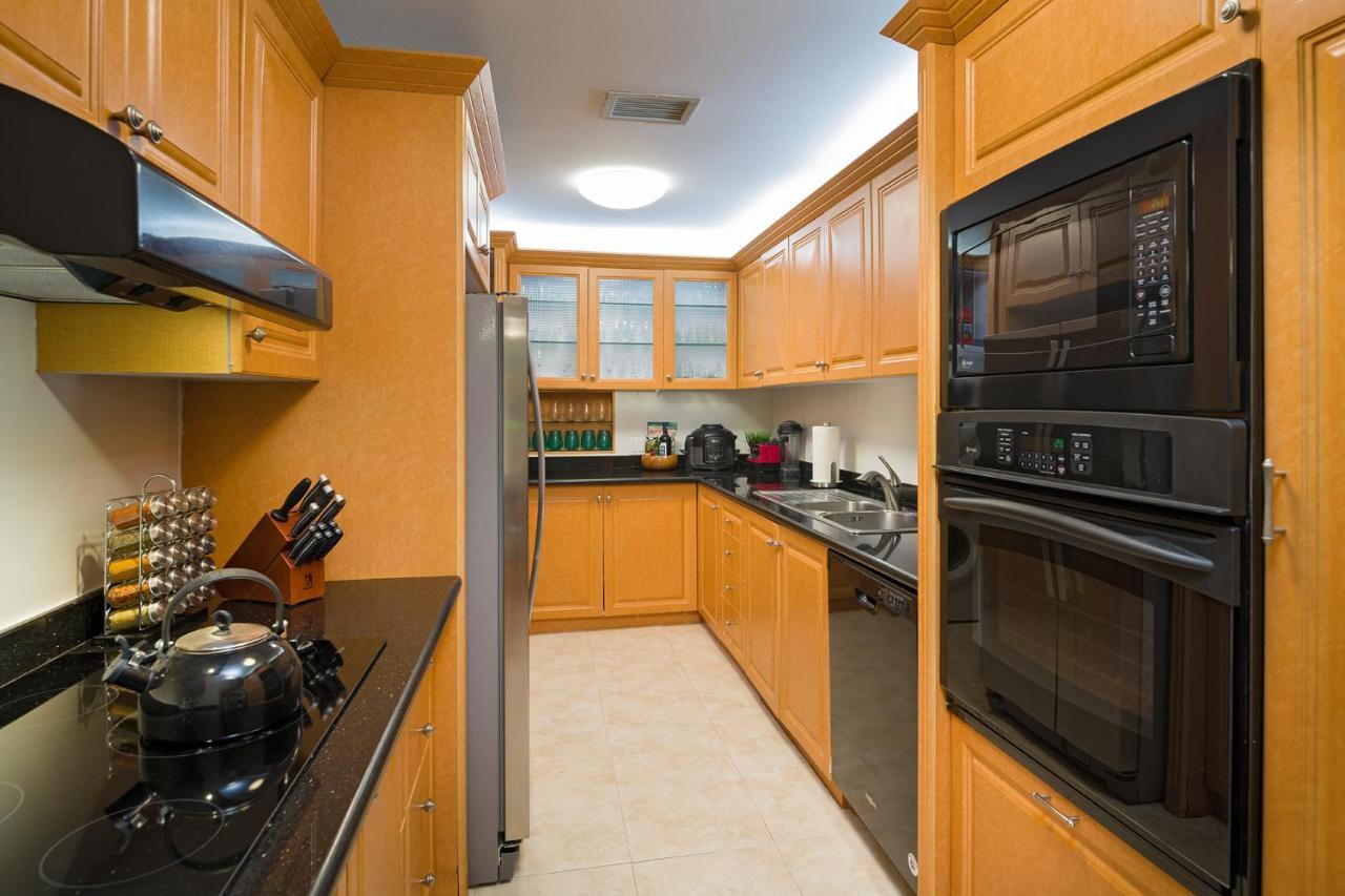 Hotel Huge Kahala 2bd And 2ba With Kitchen Car & Parking