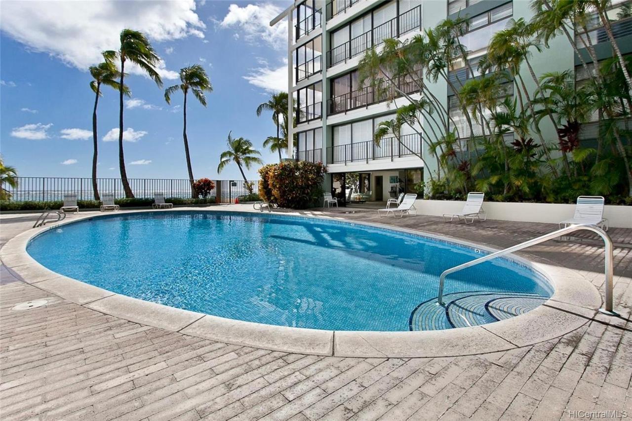 Huge Kahala 2bd And 2ba With Kitchen Car & Parking